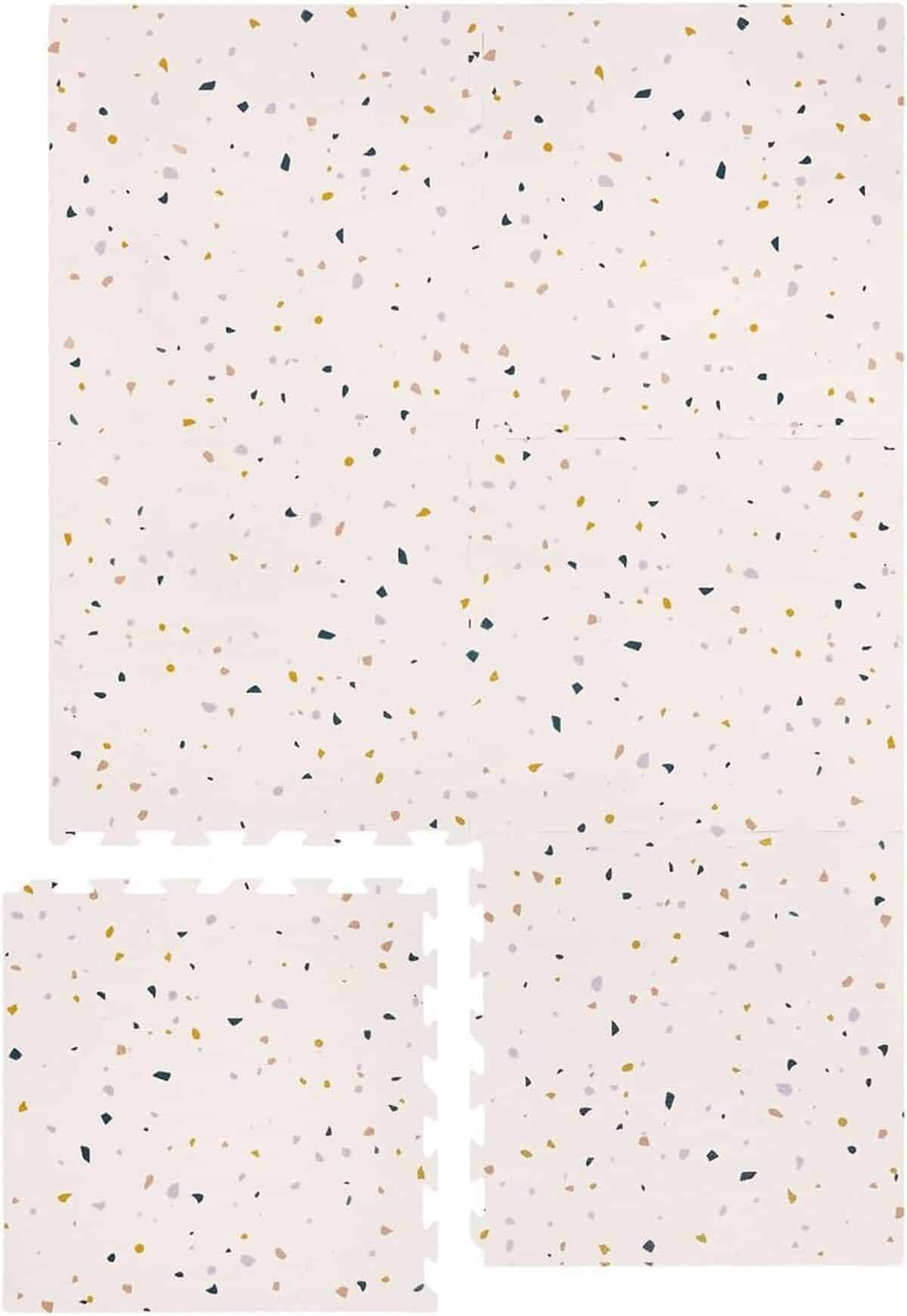 Test du tapis de jeu en mousse terrazzo rose pâle 3 Sprouts