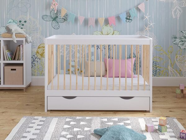 Love For Sleep Lit Bébé Évolutif 120x60 cm en Bois de Pin Blanc avec Barrière de Sécurité et Tiroir – Modèle LUCA – Lit Transformable pour Enfant, Fille ou Garçon