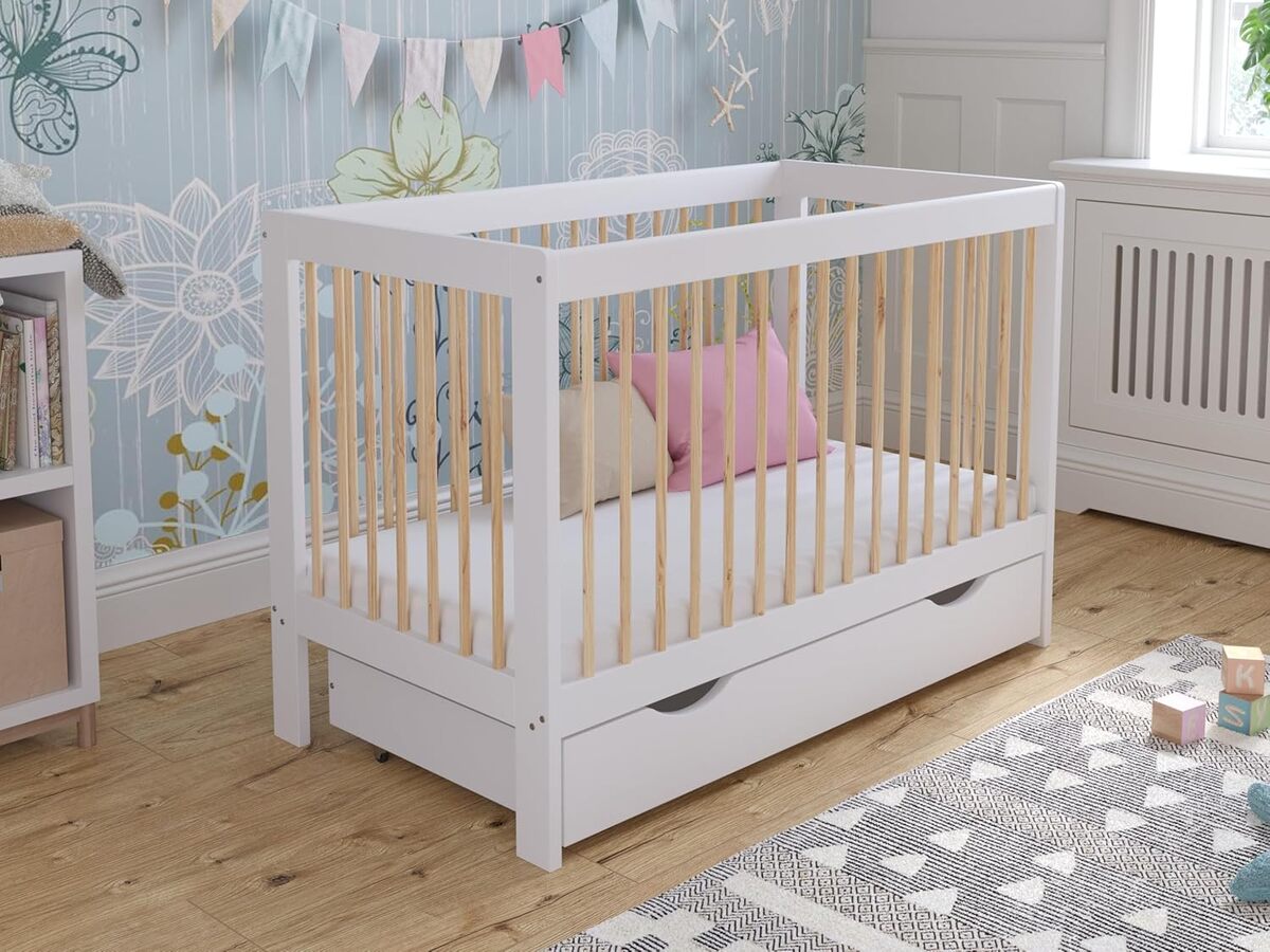 Test du lit bébé évolutif Luca en bois blanc