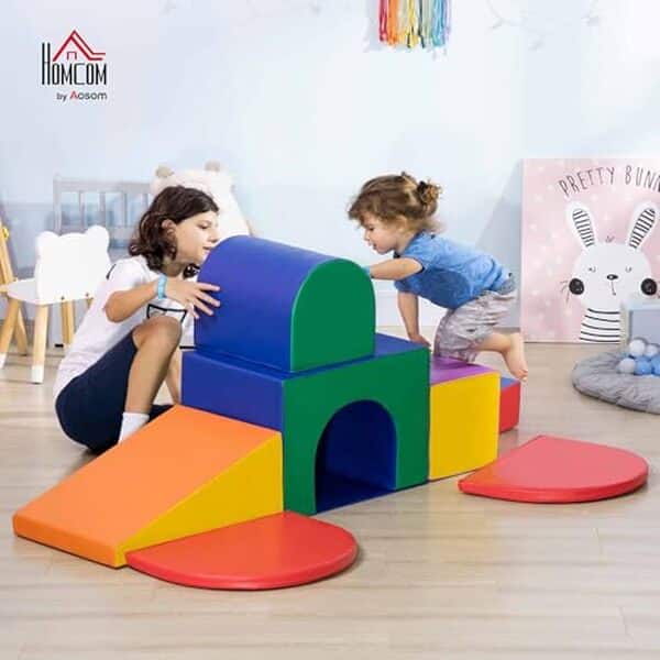 Découvrez notre test complet du parcours motricité bébé HOMCOM. Un jouet d'escalade éducatif multicolore parfait pour stimuler le développement de votre enfant.