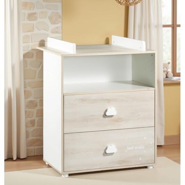Découvrez notre test de la commode bébé Smile avec plan à langer de Baby Price : un meuble alliant confort, espacement optimisé et modernité pour le bien-être de votre bébé.