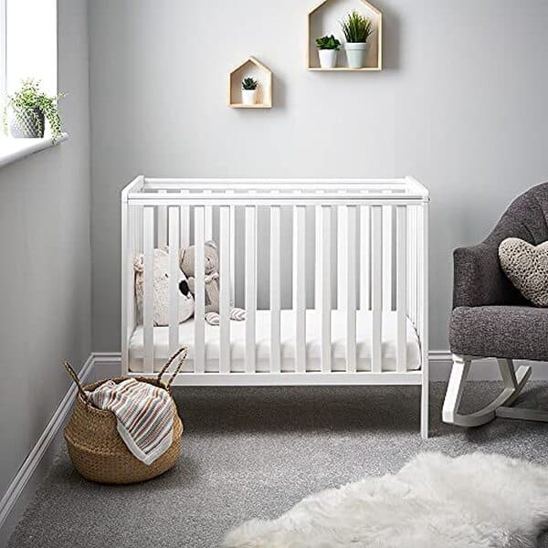Découvrez notre test complet du lit économiseur d'espace obaby bantam blanc : design, praticité et fonctionnalités pour optimiser votre espace tout en assurant le confort de votre enfant.