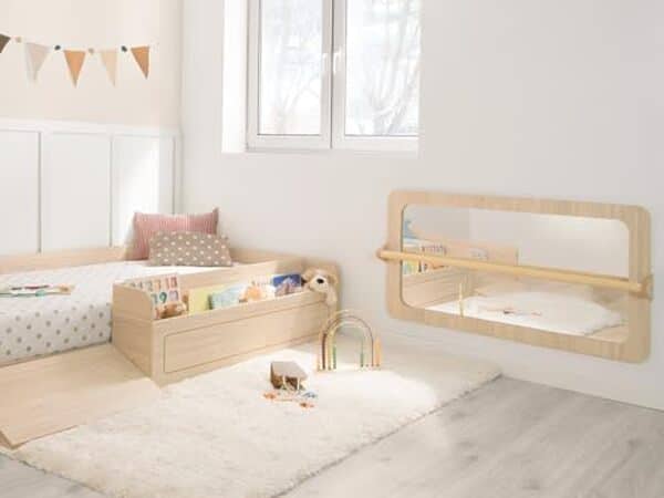 Découvrez notre avis complet sur le miroir Montessori évolutif Bainba en bouleau : caractéristiques, avantages et conseils pour bien choisir ce jouet d'éveil pour enfant. 